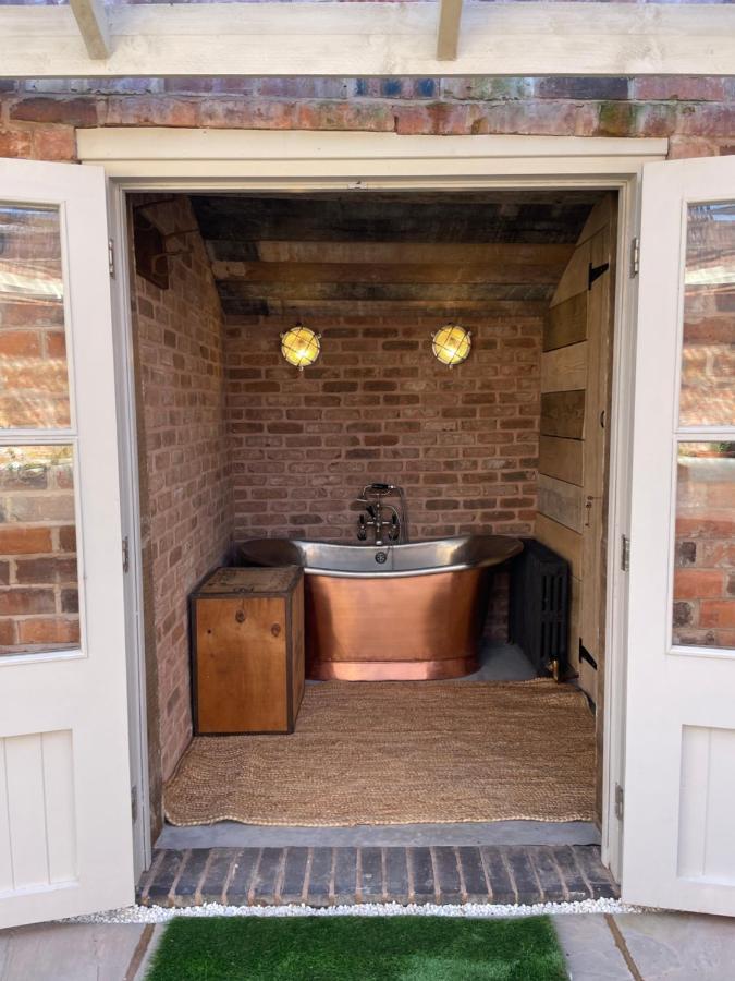 The Walled Garden At Cheshire Boutique Bathhouse Nantwich Buitenkant foto