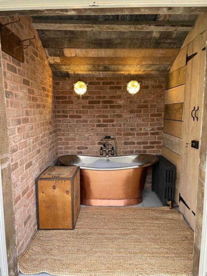 The Walled Garden At Cheshire Boutique Bathhouse Nantwich Buitenkant foto