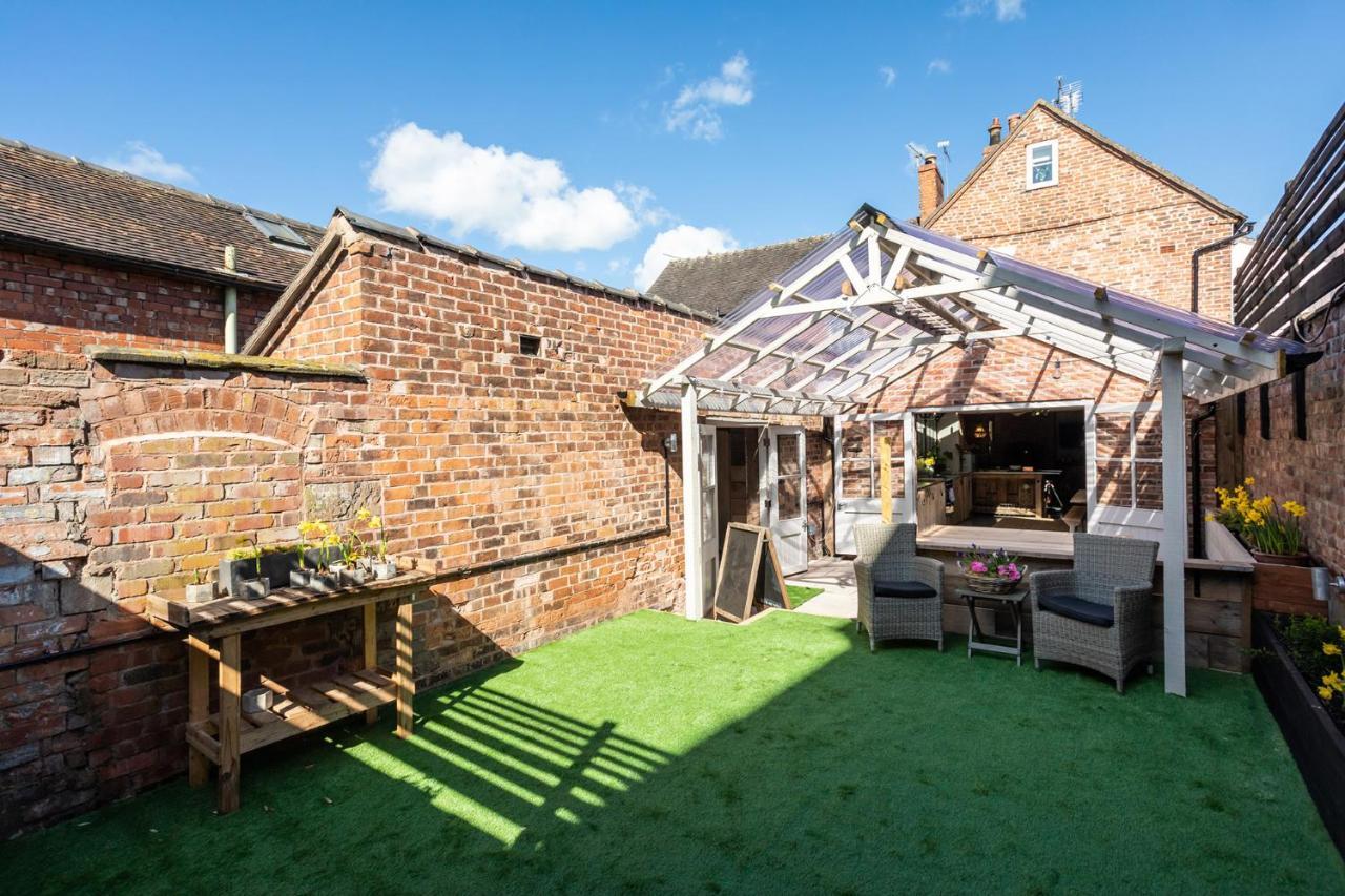 The Walled Garden At Cheshire Boutique Bathhouse Nantwich Buitenkant foto