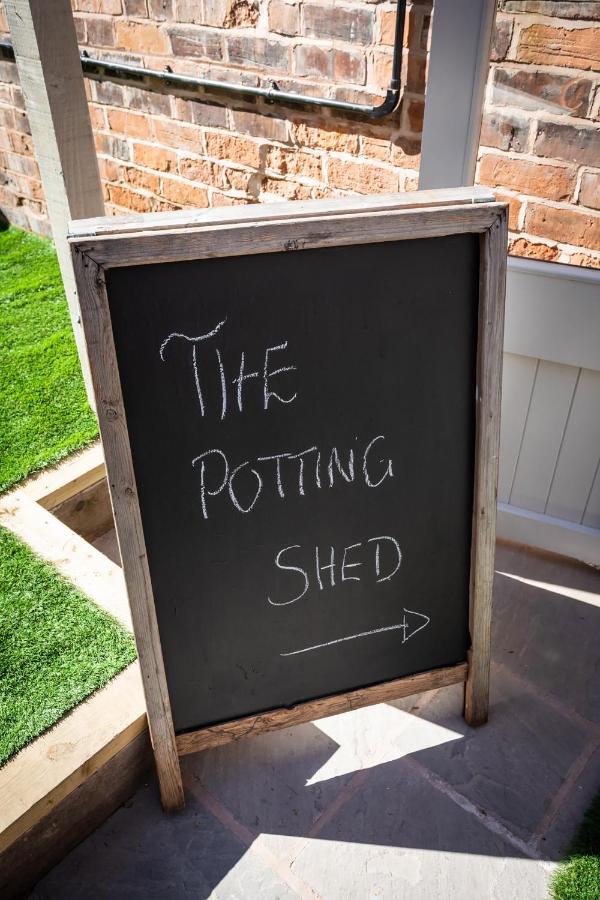 The Walled Garden At Cheshire Boutique Bathhouse Nantwich Buitenkant foto