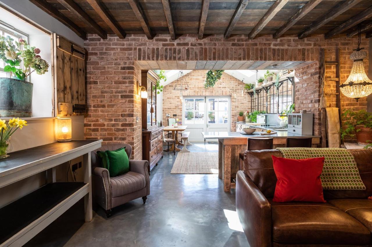 The Walled Garden At Cheshire Boutique Bathhouse Nantwich Buitenkant foto