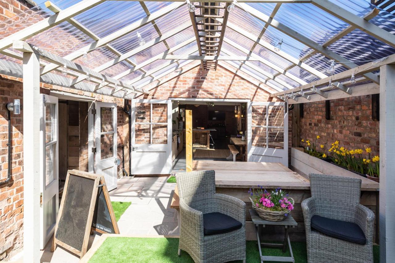 The Walled Garden At Cheshire Boutique Bathhouse Nantwich Buitenkant foto