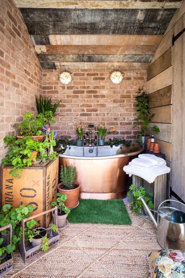 The Walled Garden At Cheshire Boutique Bathhouse Nantwich Buitenkant foto