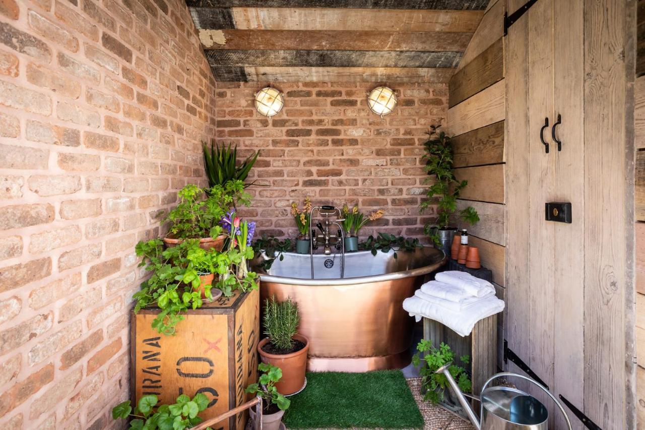 The Walled Garden At Cheshire Boutique Bathhouse Nantwich Buitenkant foto